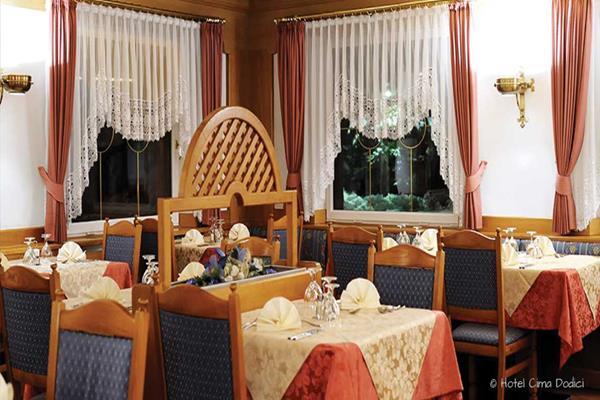 Hotel Cima Dodici วีโก ดี ฟาสซา ภายนอก รูปภาพ